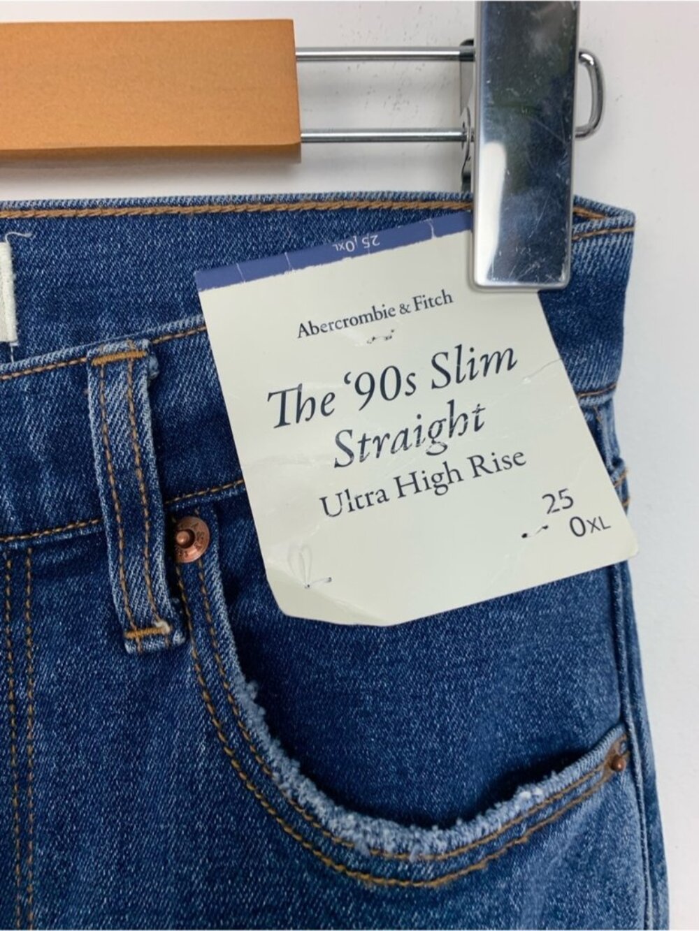 NWT Abercrombie 90s Ultra High Slim Straight Jeans - Picture 9 of 11
